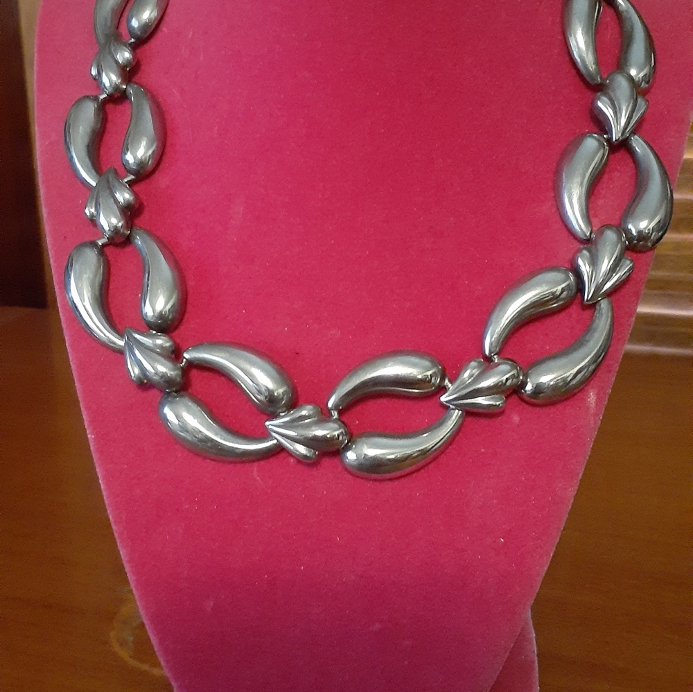 Silver Tone Link, Double Paisley Necklace